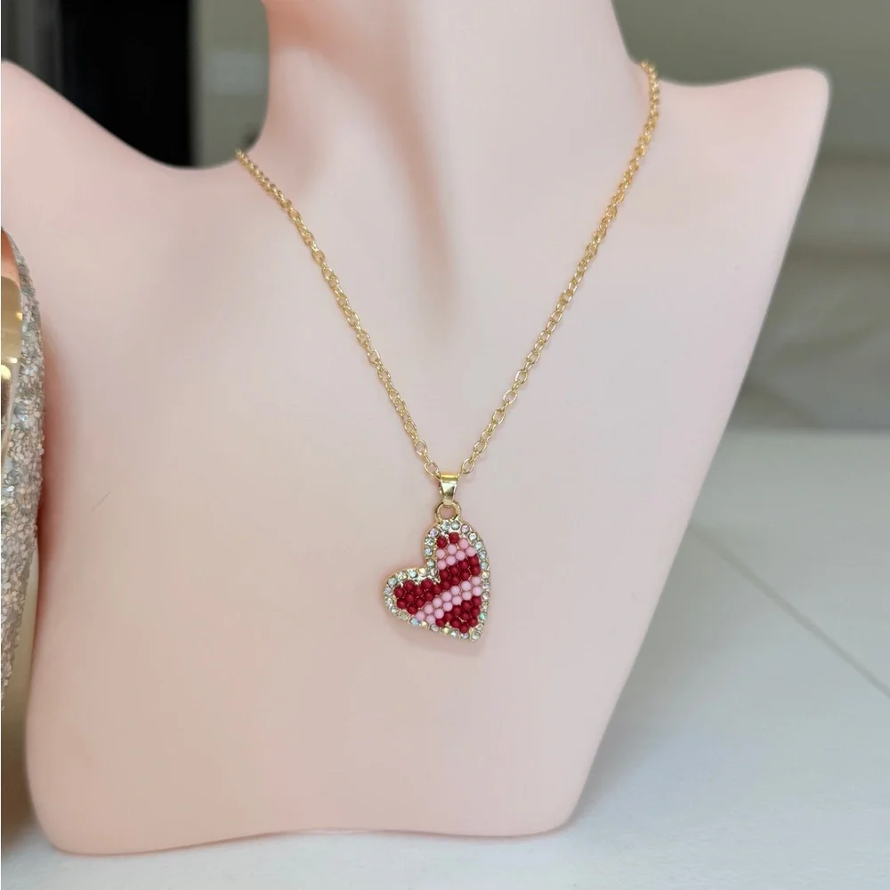⚜️ Gold Heart Pendant Necklace with Red and Pink Accents